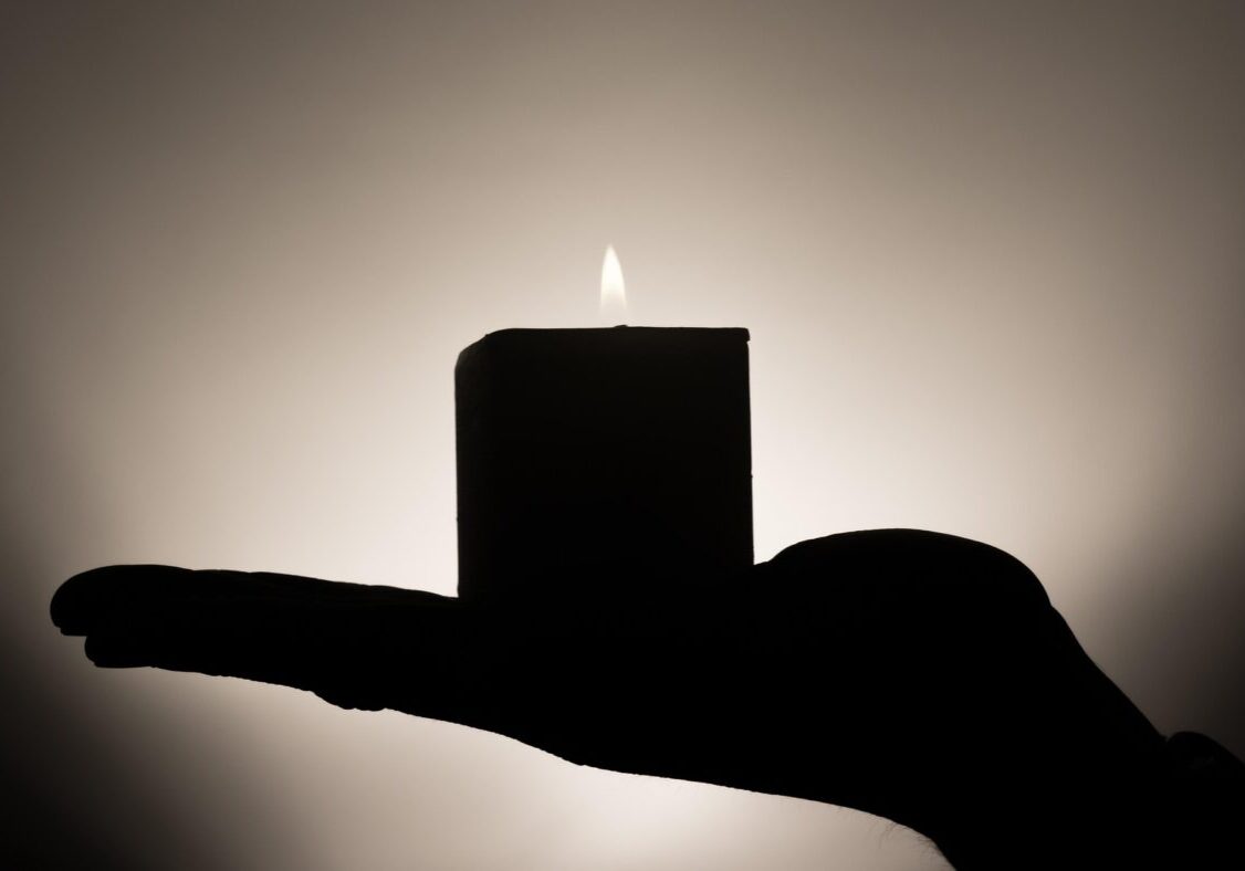 kundennote_com-candle-335965_1920